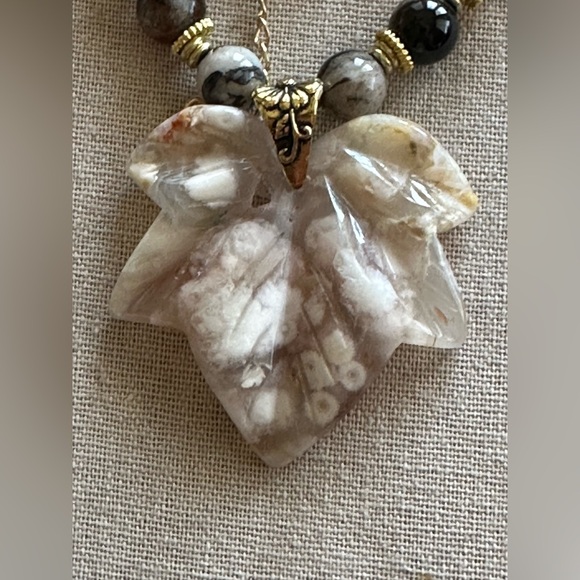 22 inch Black Cherry Blossom Agate Gemstone bead Necklace NWOT - Picture 2 of 15